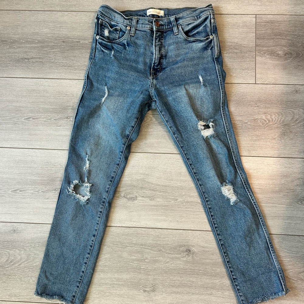 GAP Women's Distressed Light Blue High-Rise Jeans